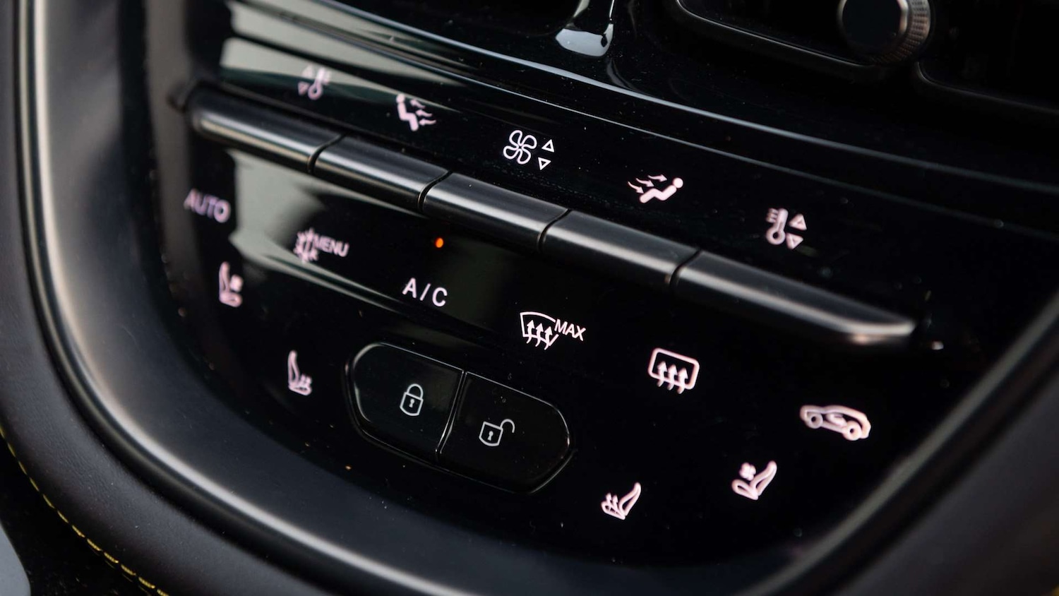 Used Aston Martin DBX 2024 for sale - 77239896: Photo 28