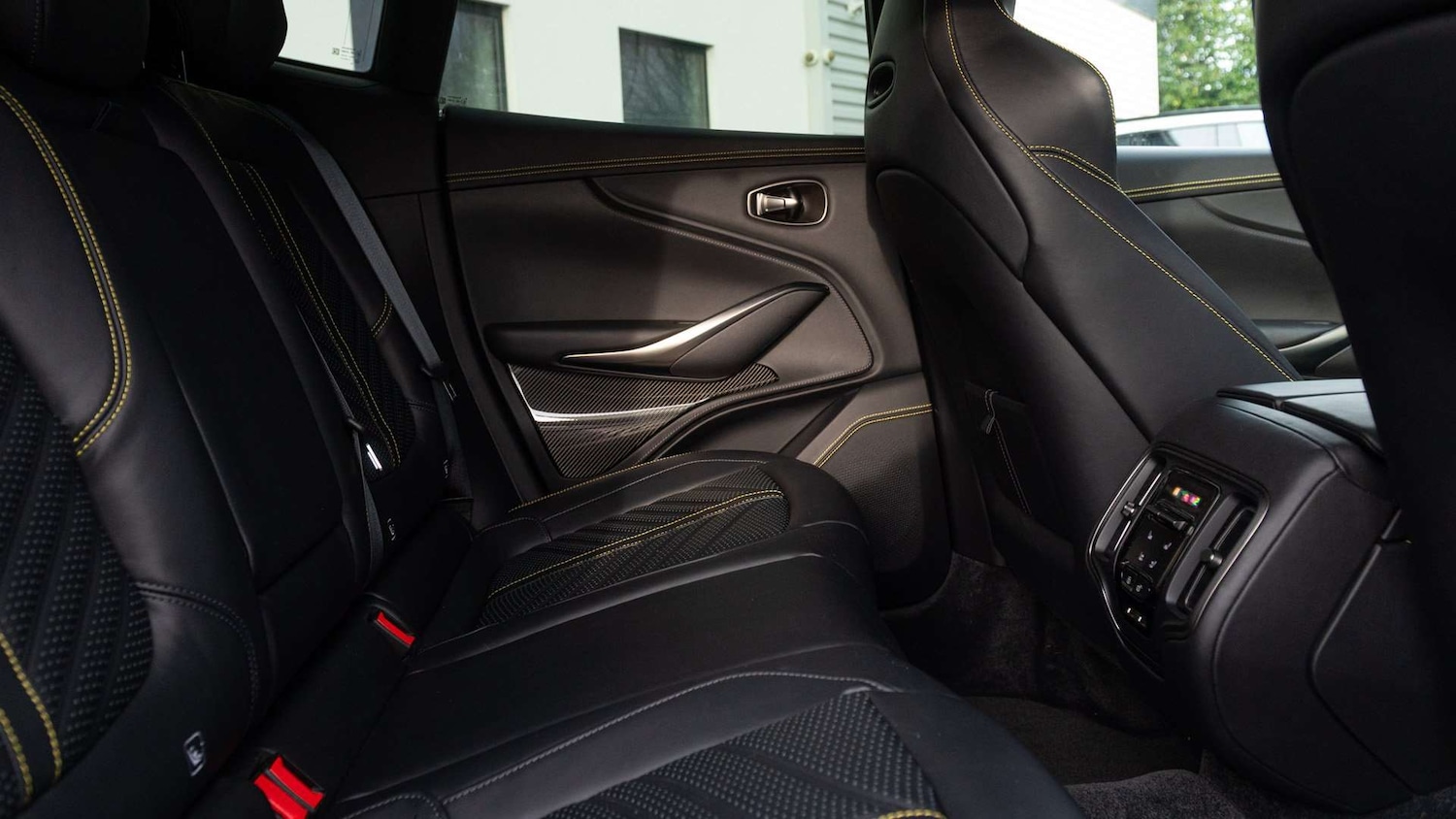 Used Aston Martin DBX 2024 for sale - 77239896: Photo 29