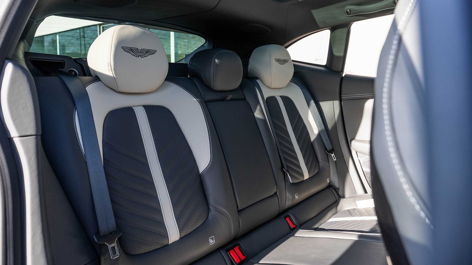 Used Aston Martin DBX 2024 for sale - 77232982: Photo 23