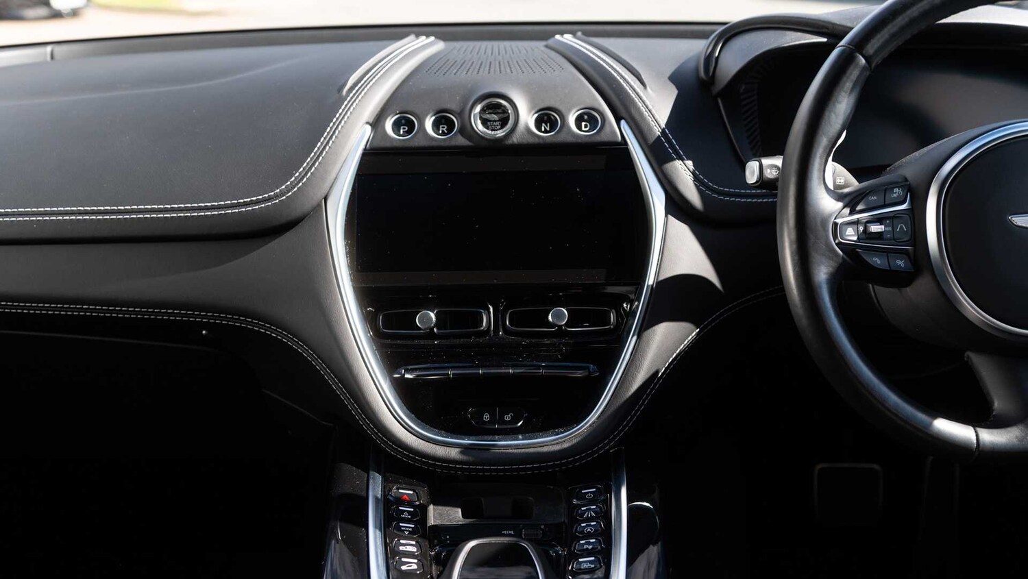 Used Aston Martin DBX 2021 for sale - 78149178: Photo 24