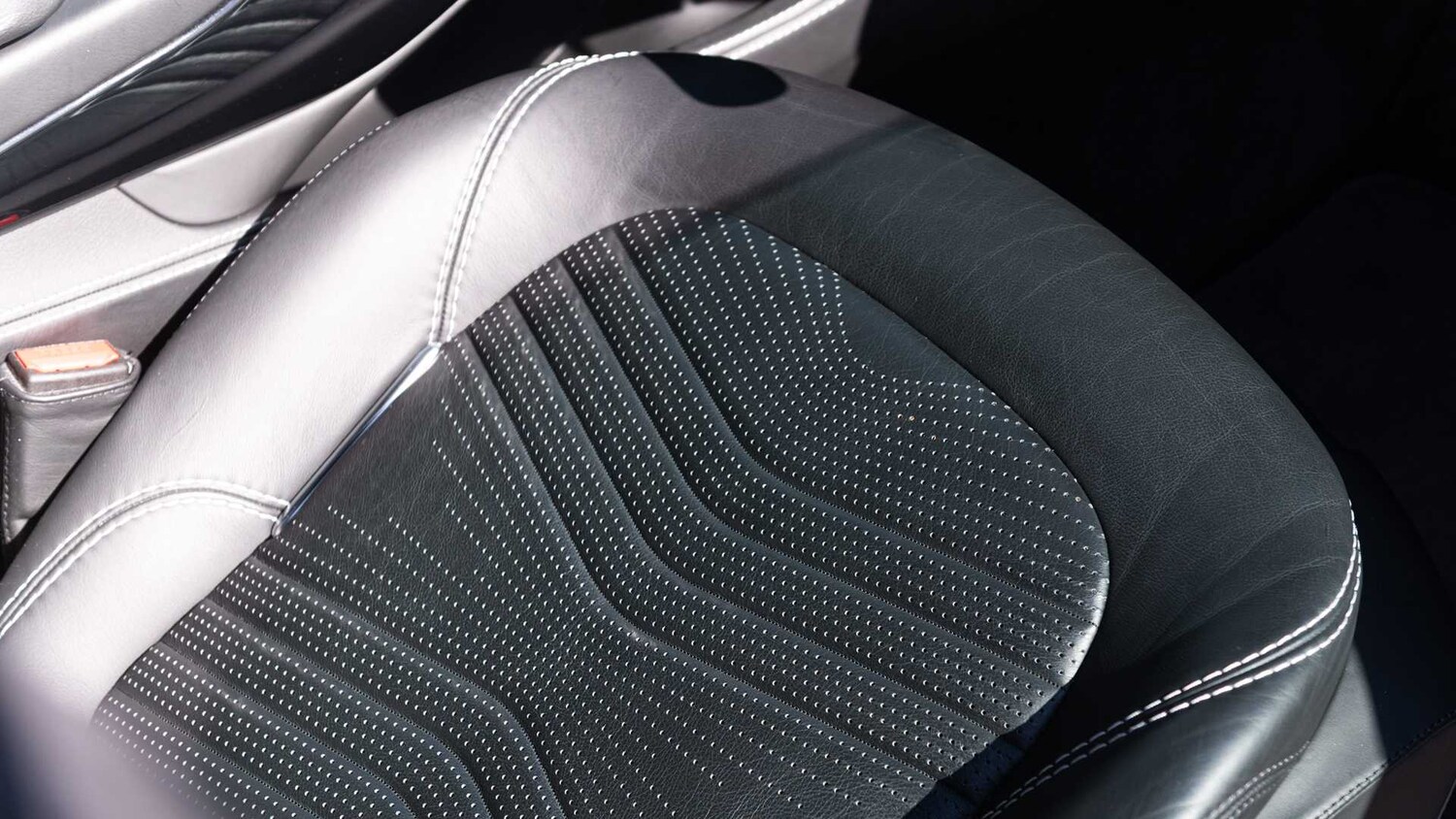 Used Aston Martin DBX 2021 for sale - 78149178: Photo 30