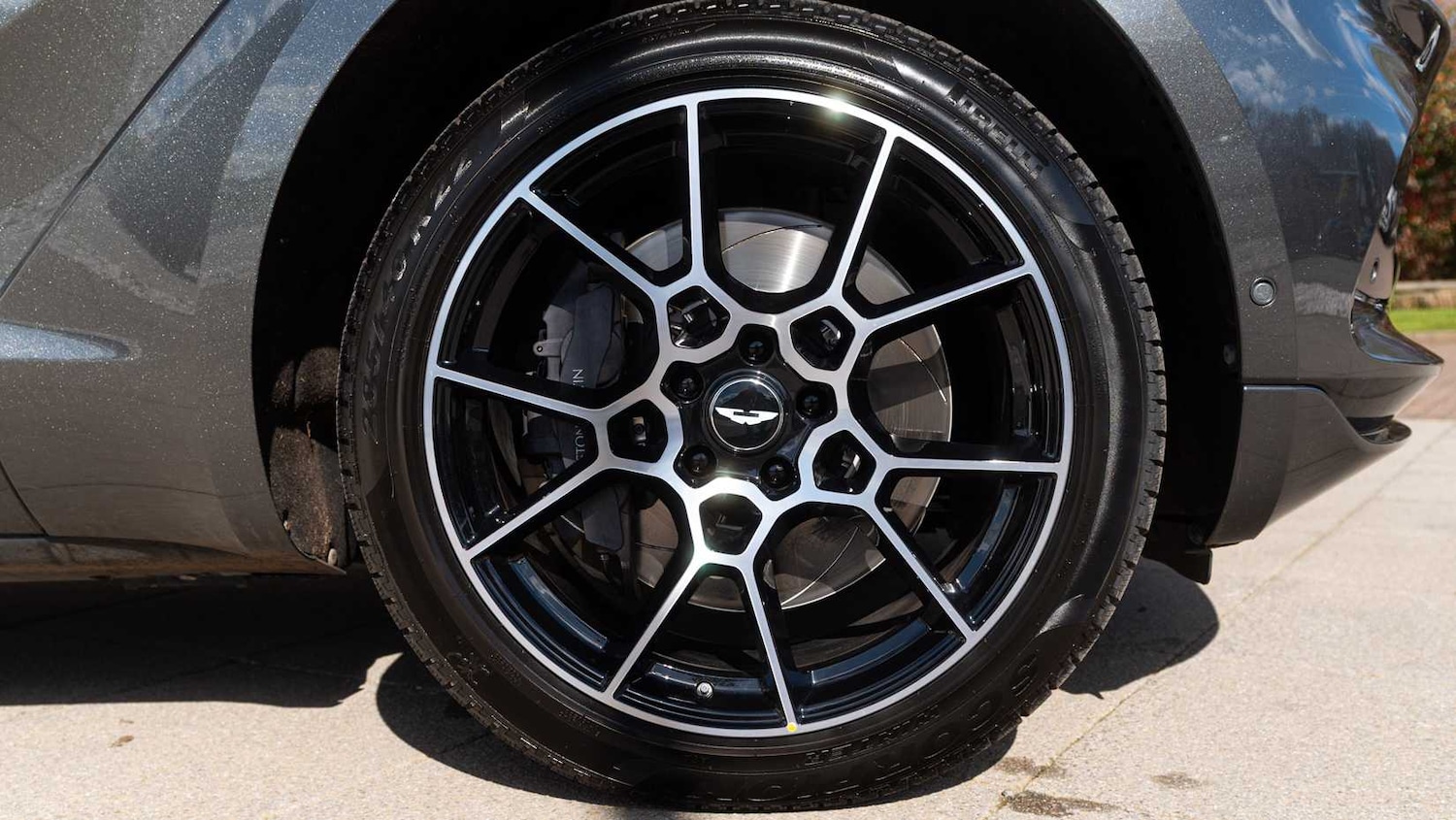 Used Aston Martin DBX 2021 for sale - 78149178: Photo 4