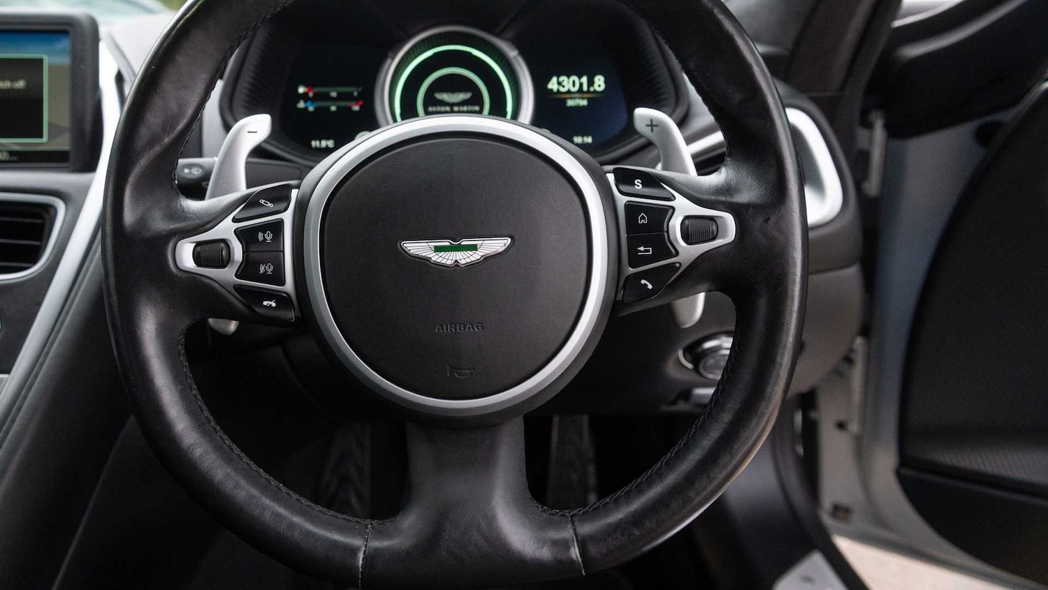 Used Aston Martin DB11 2019 for sale - 76575879: Photo 11