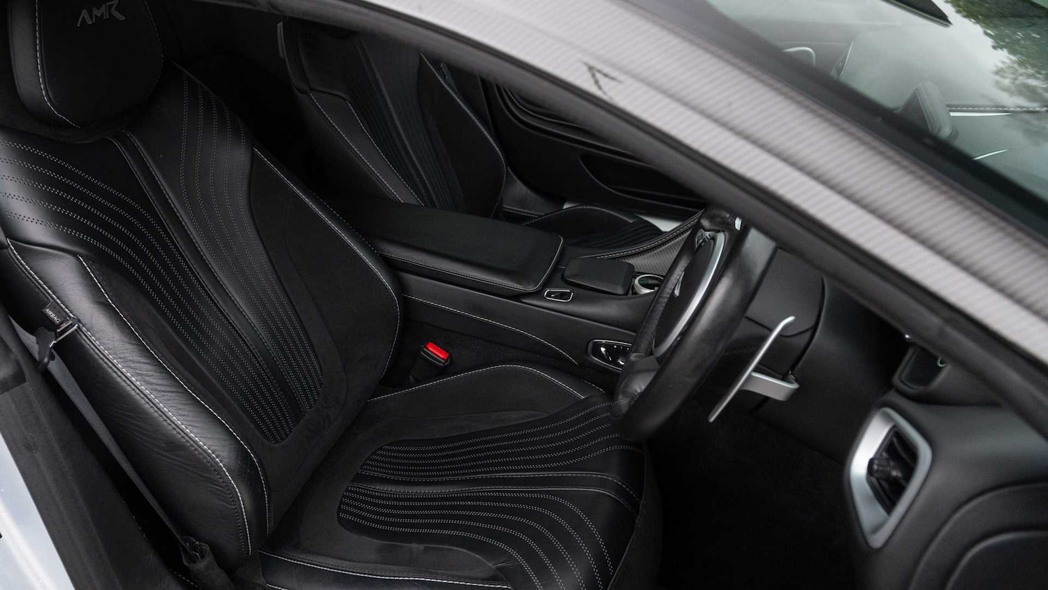 Used Aston Martin DB11 2019 for sale - 76575879: Photo 12