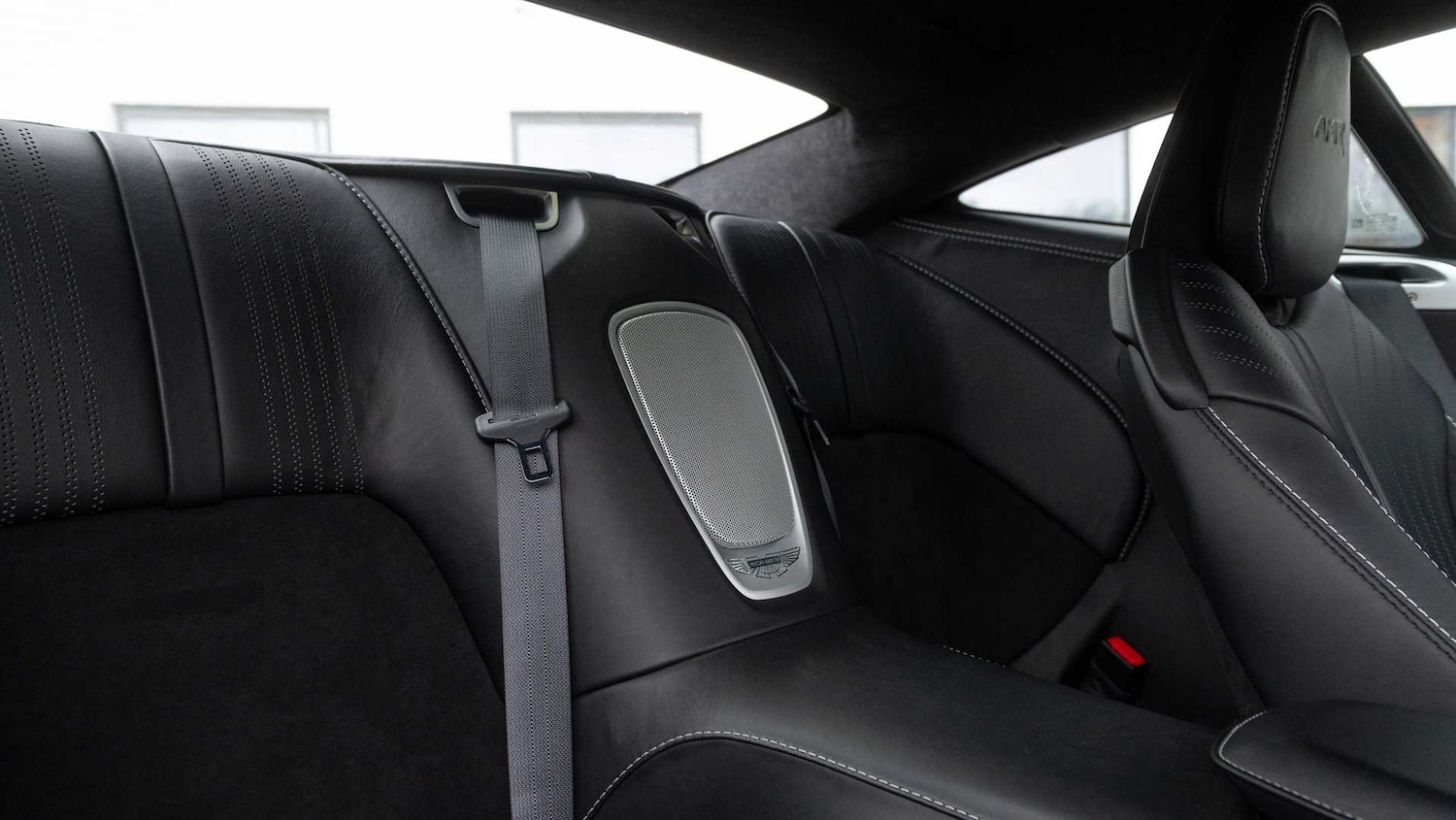 Used Aston Martin DB11 2019 for sale - 76575879: Photo 15