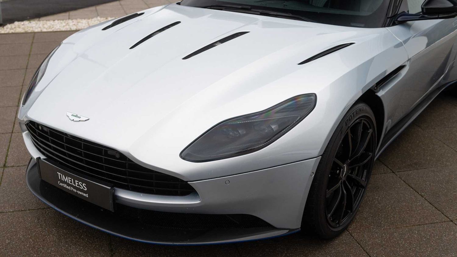 Used Aston Martin DB11 2019 for sale - 76575879: Photo 19