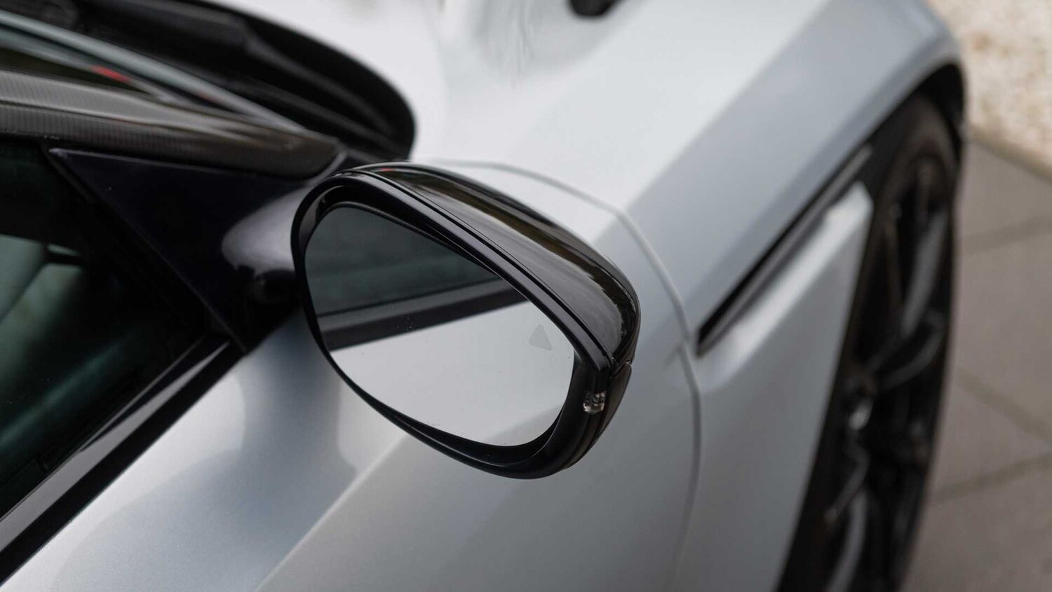 Used Aston Martin DB11 2019 for sale - 76575879: Photo 24