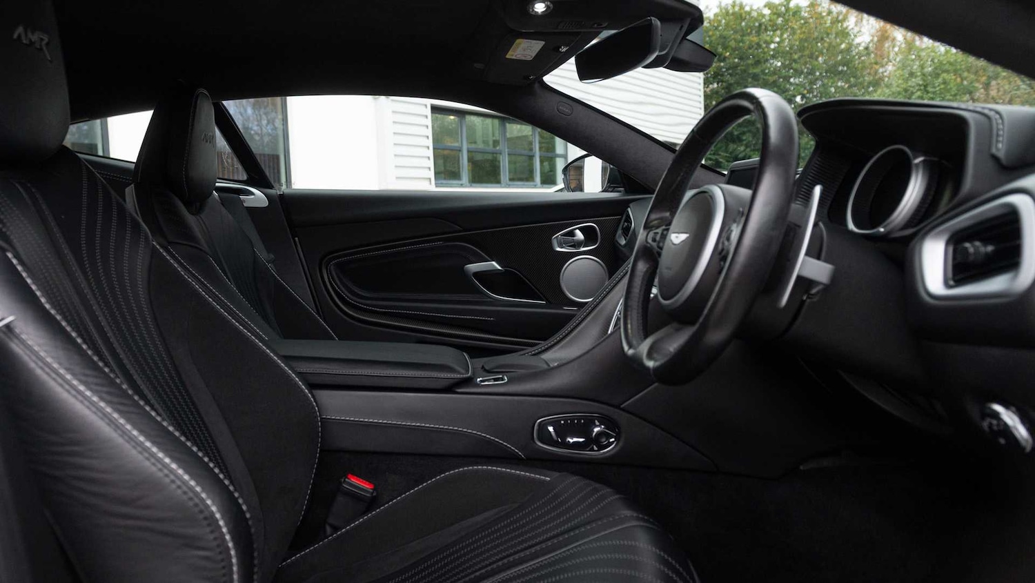 Used Aston Martin DB11 2019 for sale - 76575879: Photo 27