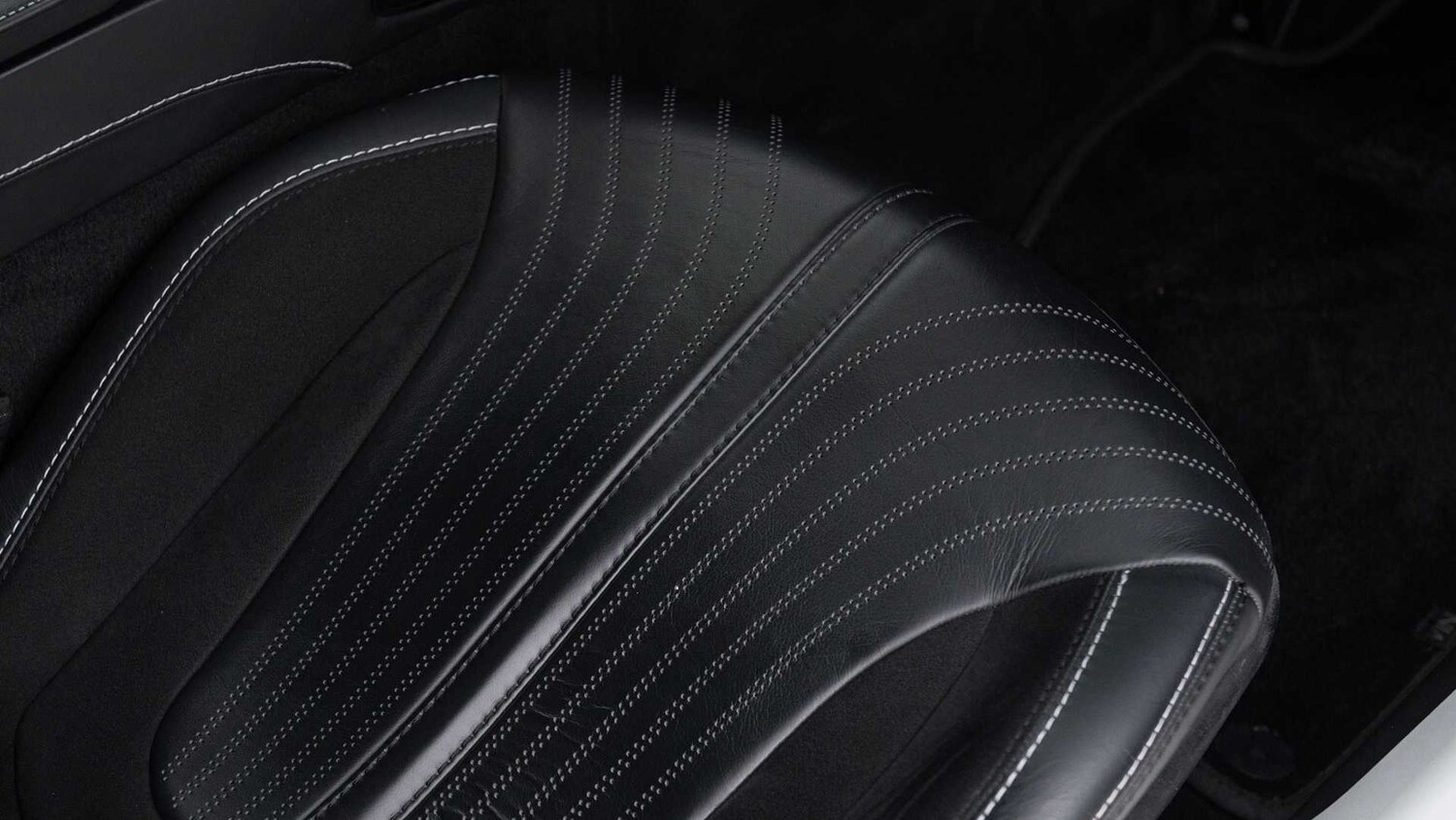 Used Aston Martin DB11 2019 for sale - 76575879: Photo 28