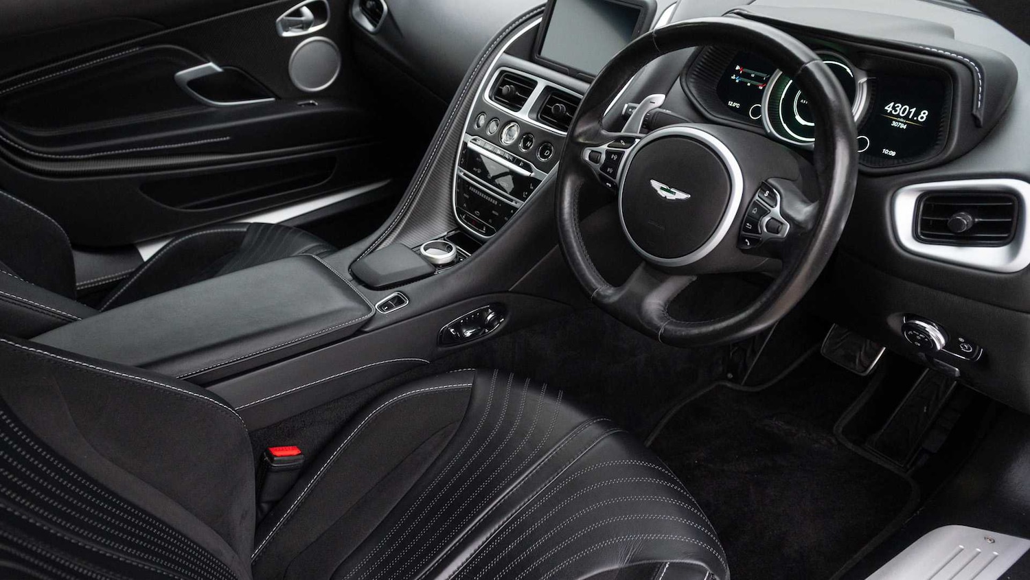 Used Aston Martin DB11 2019 for sale - 76575879: Photo 3