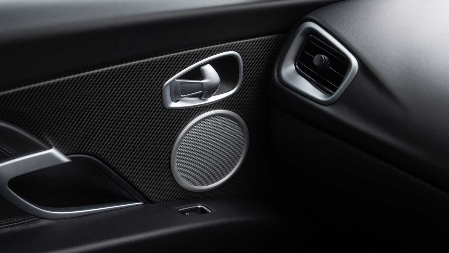 Used Aston Martin DB11 2019 for sale - 76575879: Photo 30