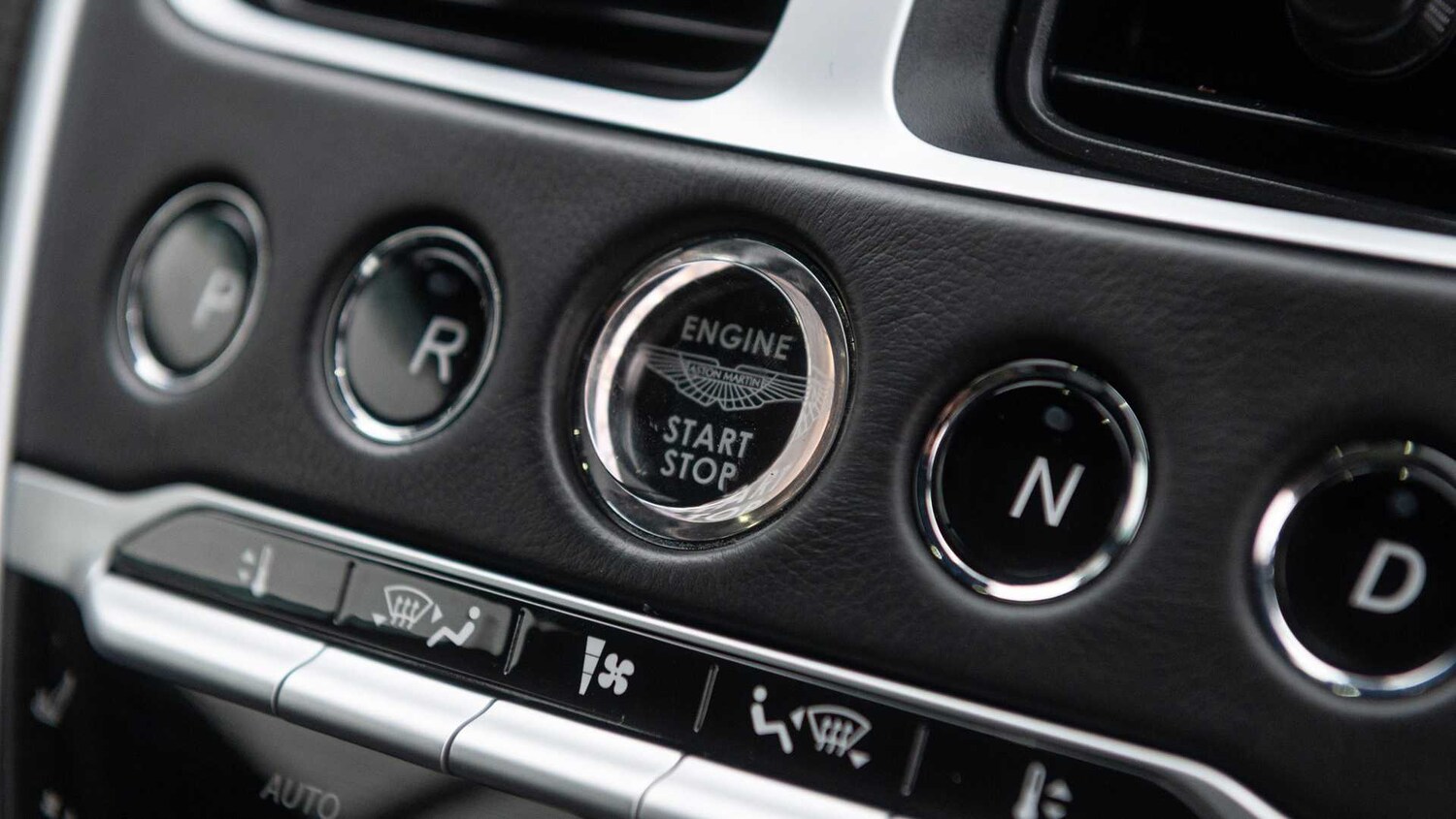 Used Aston Martin DB11 2019 for sale - 76575879: Photo 31