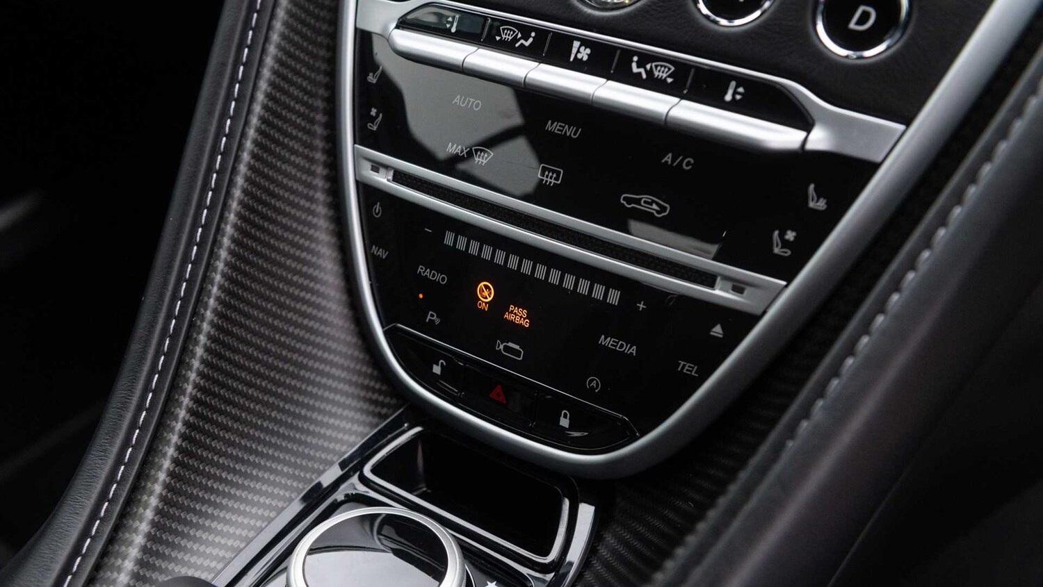 Used Aston Martin DB11 2019 for sale - 76575879: Photo 34