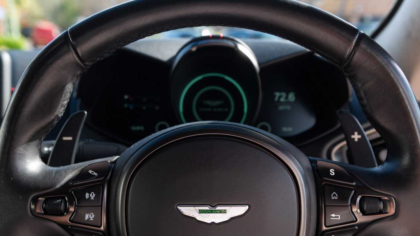 Used Aston Martin Vantage 2018 for sale - 78149143: Photo 11