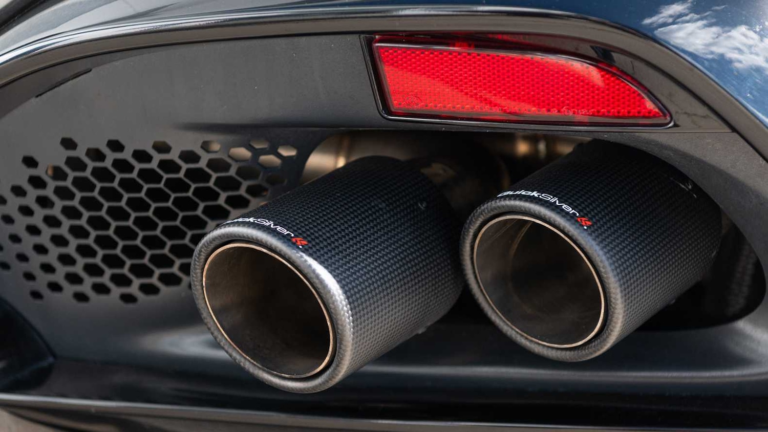 Used Aston Martin Vantage 2018 for sale - 78149143: Photo 23