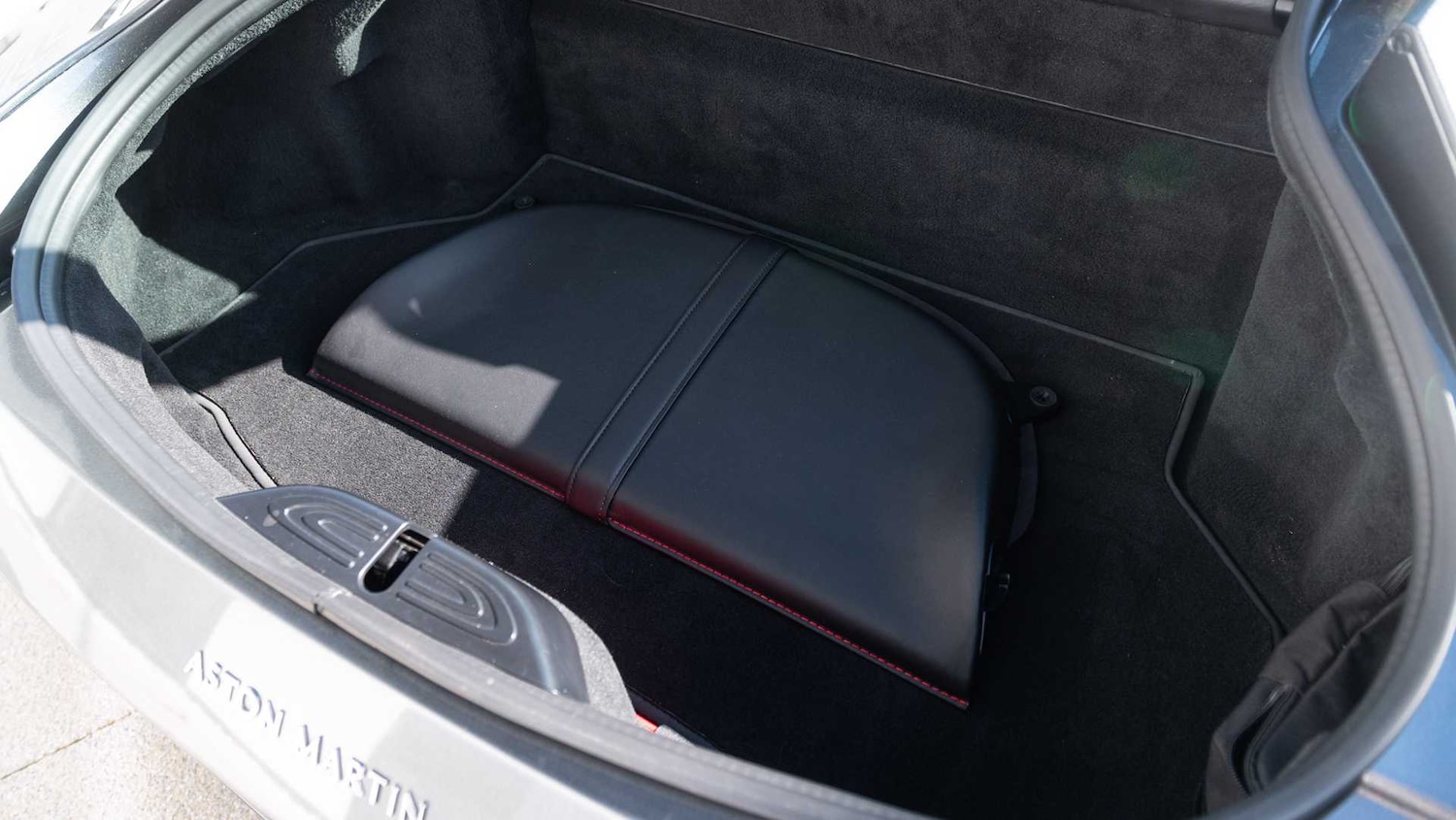 Used Aston Martin Vantage 2018 for sale - 78149143: Photo 24