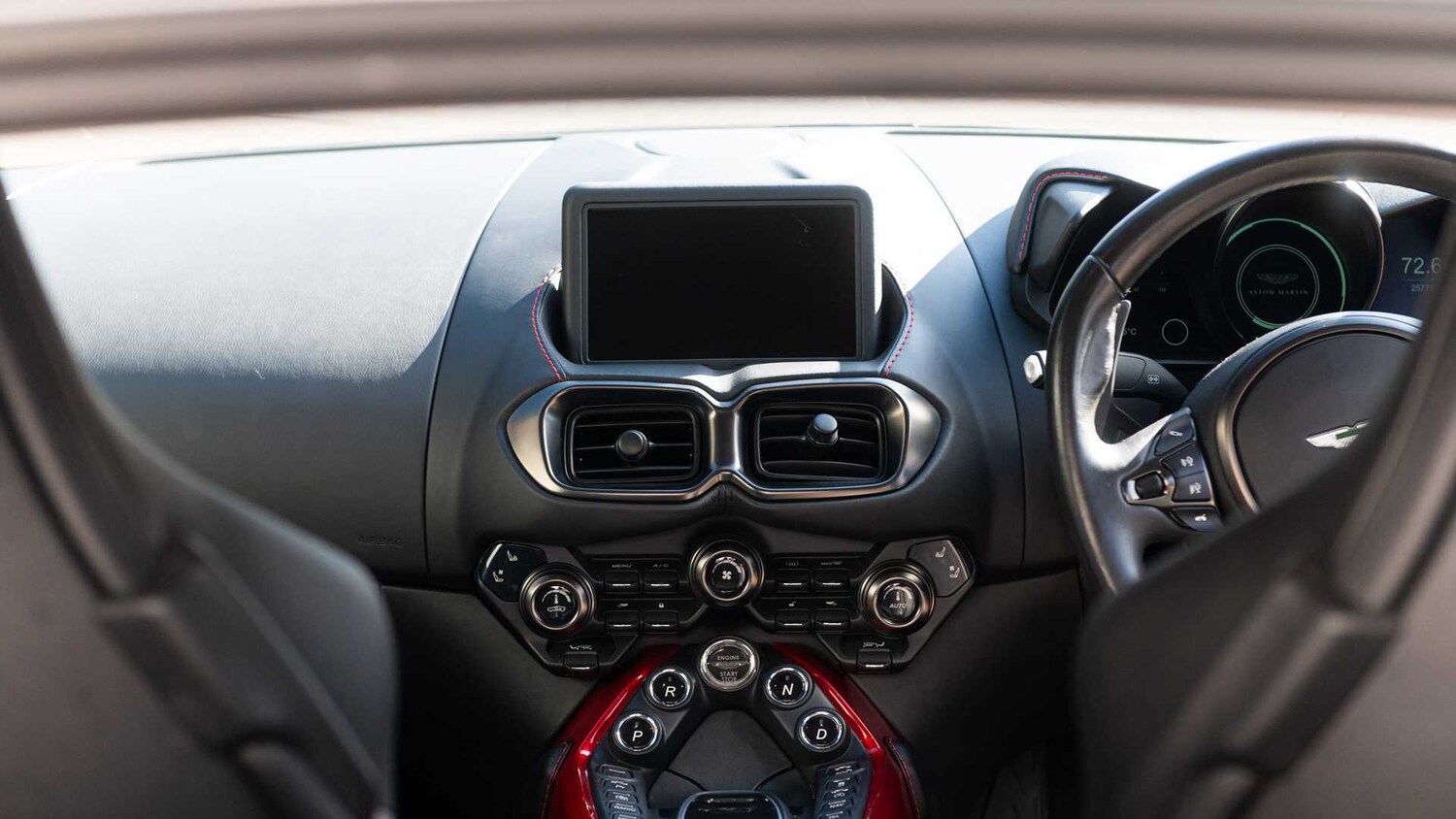 Used Aston Martin Vantage 2018 for sale - 78149143: Photo 25