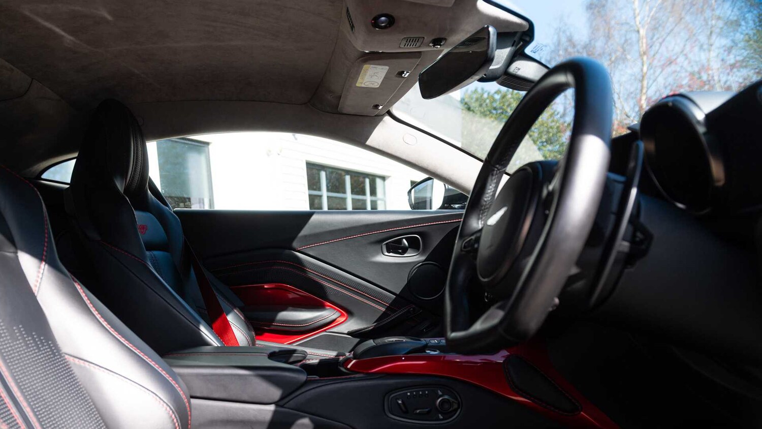 Used Aston Martin Vantage 2018 for sale - 78149143: Photo 29