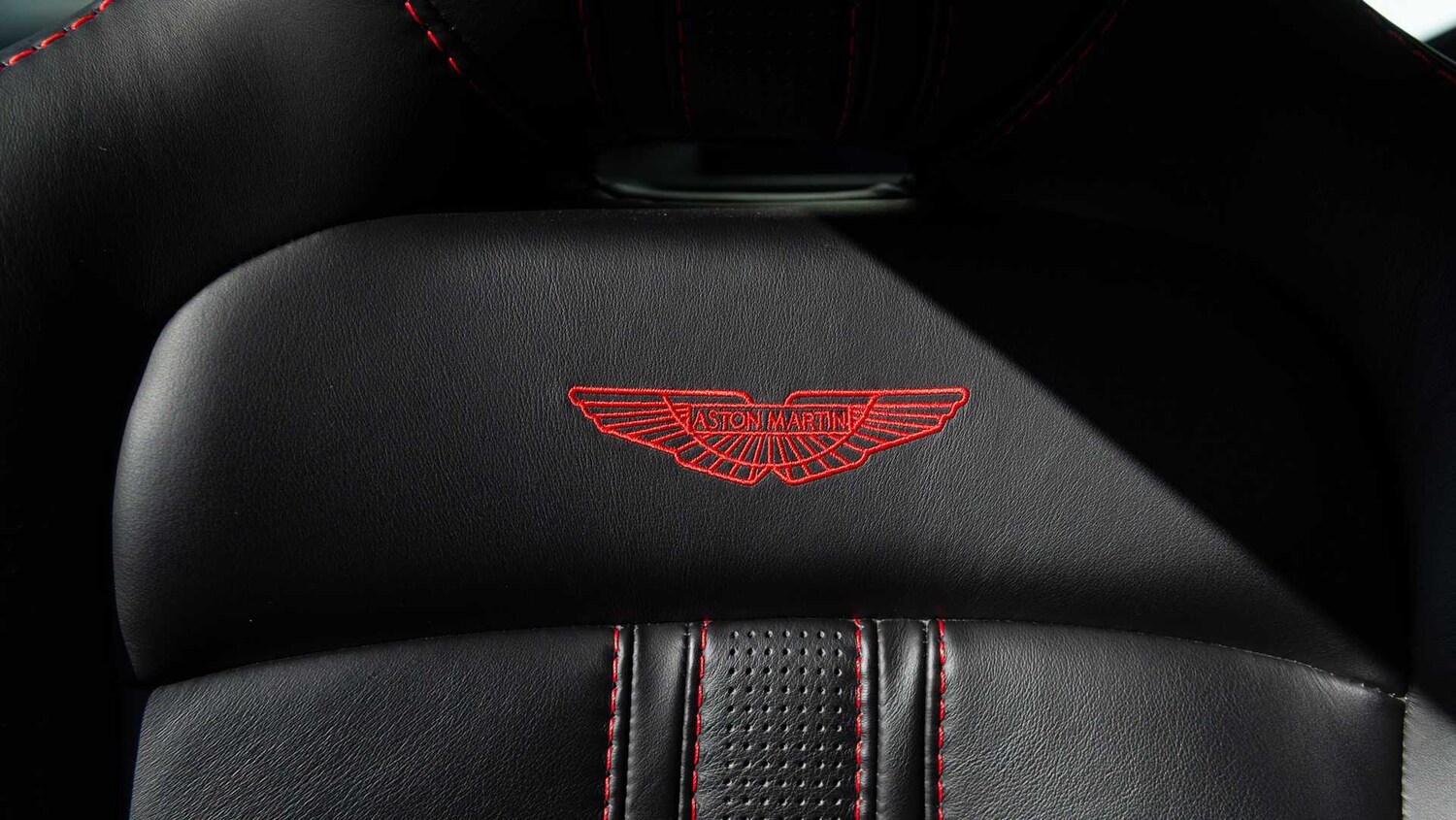 Used Aston Martin Vantage 2018 for sale - 78149143: Photo 32