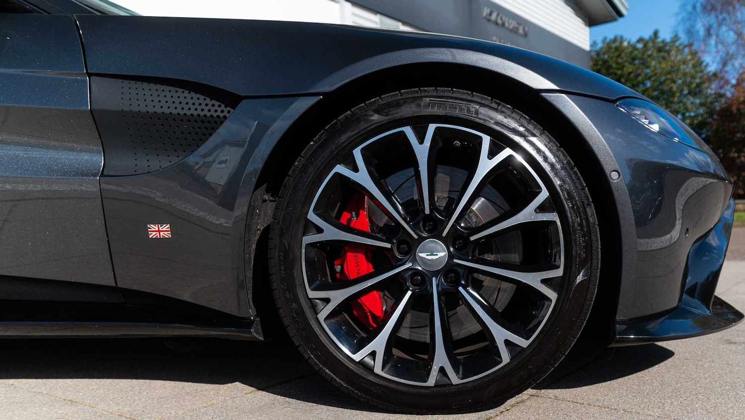 Used Aston Martin Vantage 2018 for sale - 78149143: Photo 4