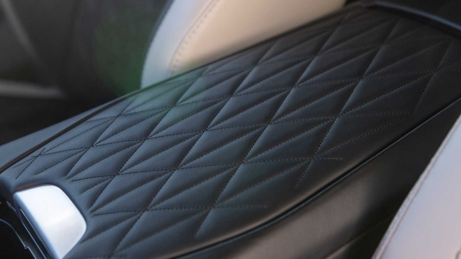 Used Aston Martin V8 2024 for sale - 76668962: Photo 33