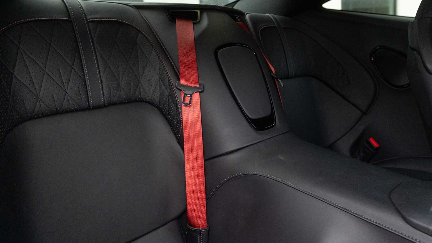 Used Aston Martin V8 2024 for sale - 77886082: Photo 15