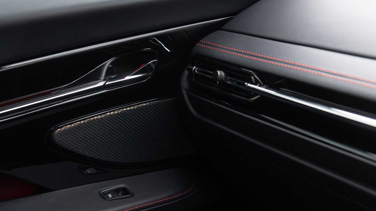 Used Aston Martin V8 2024 for sale - 77886082: Photo 30