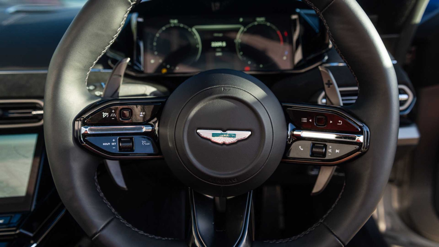 Used Aston Martin Vantage for sale - 77018850: Photo 11