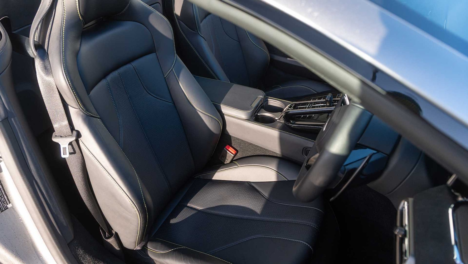 Used Aston Martin Vantage for sale - 77018850: Photo 12