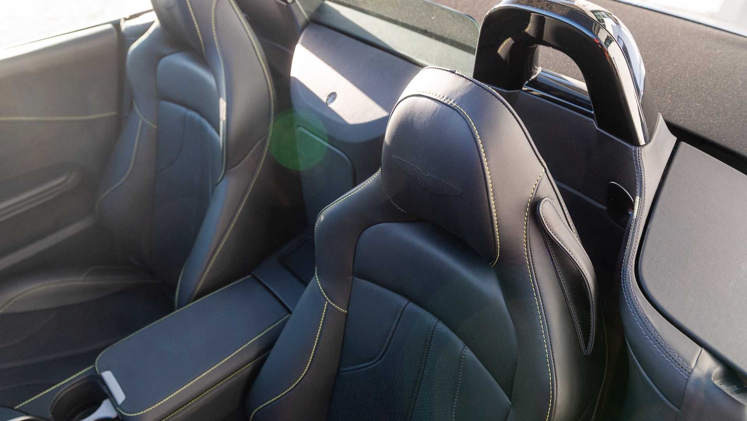 Used Aston Martin Vantage for sale - 77018850: Photo 15