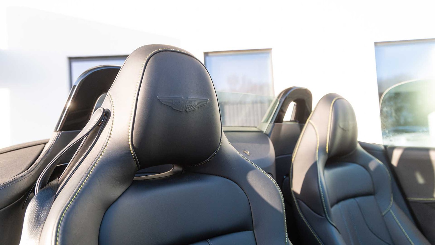 Used Aston Martin Vantage for sale - 77018850: Photo 32