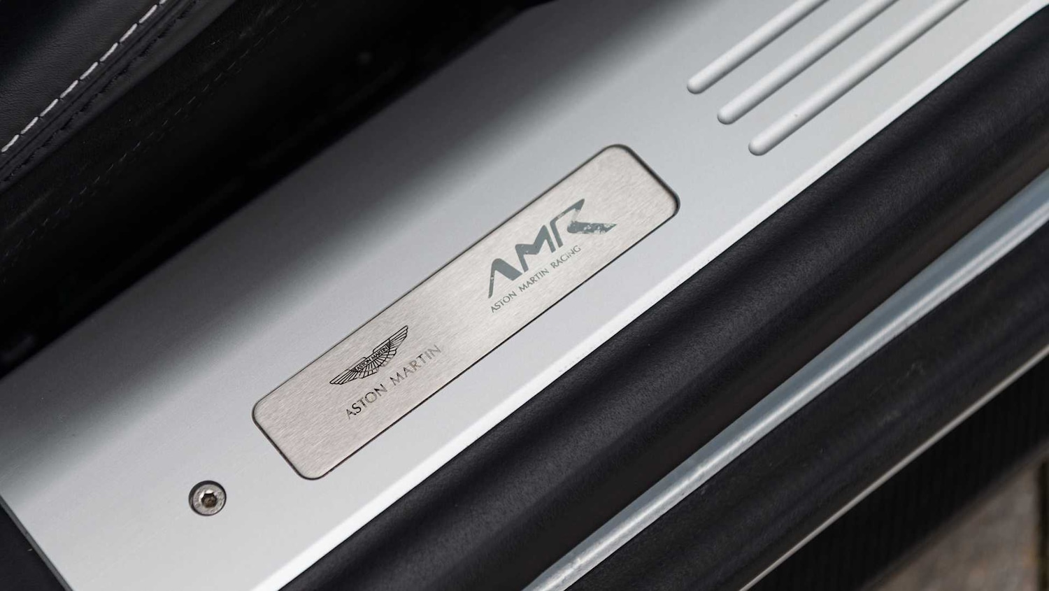 Used Aston Martin DB11 2020 for sale - 76475810: Photo 14