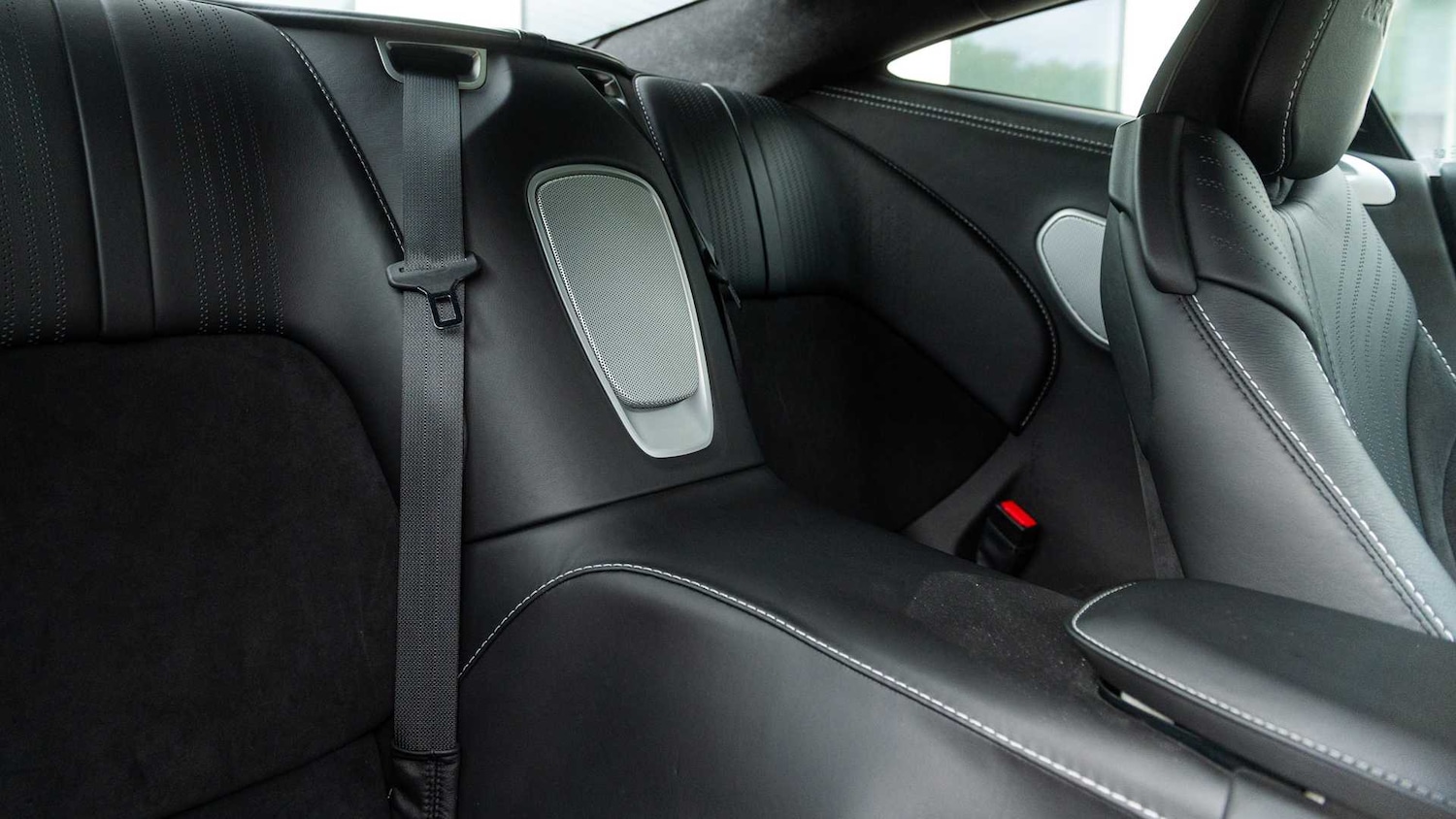 Used Aston Martin DB11 2020 for sale - 76475810: Photo 15