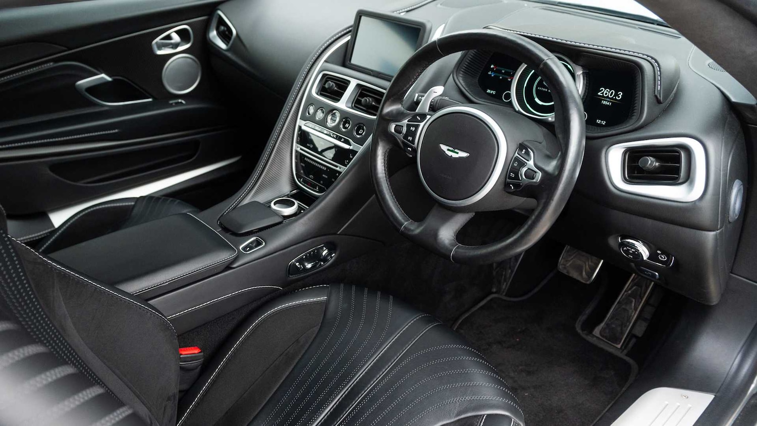 Used Aston Martin DB11 2020 for sale - 76475810: Photo 3