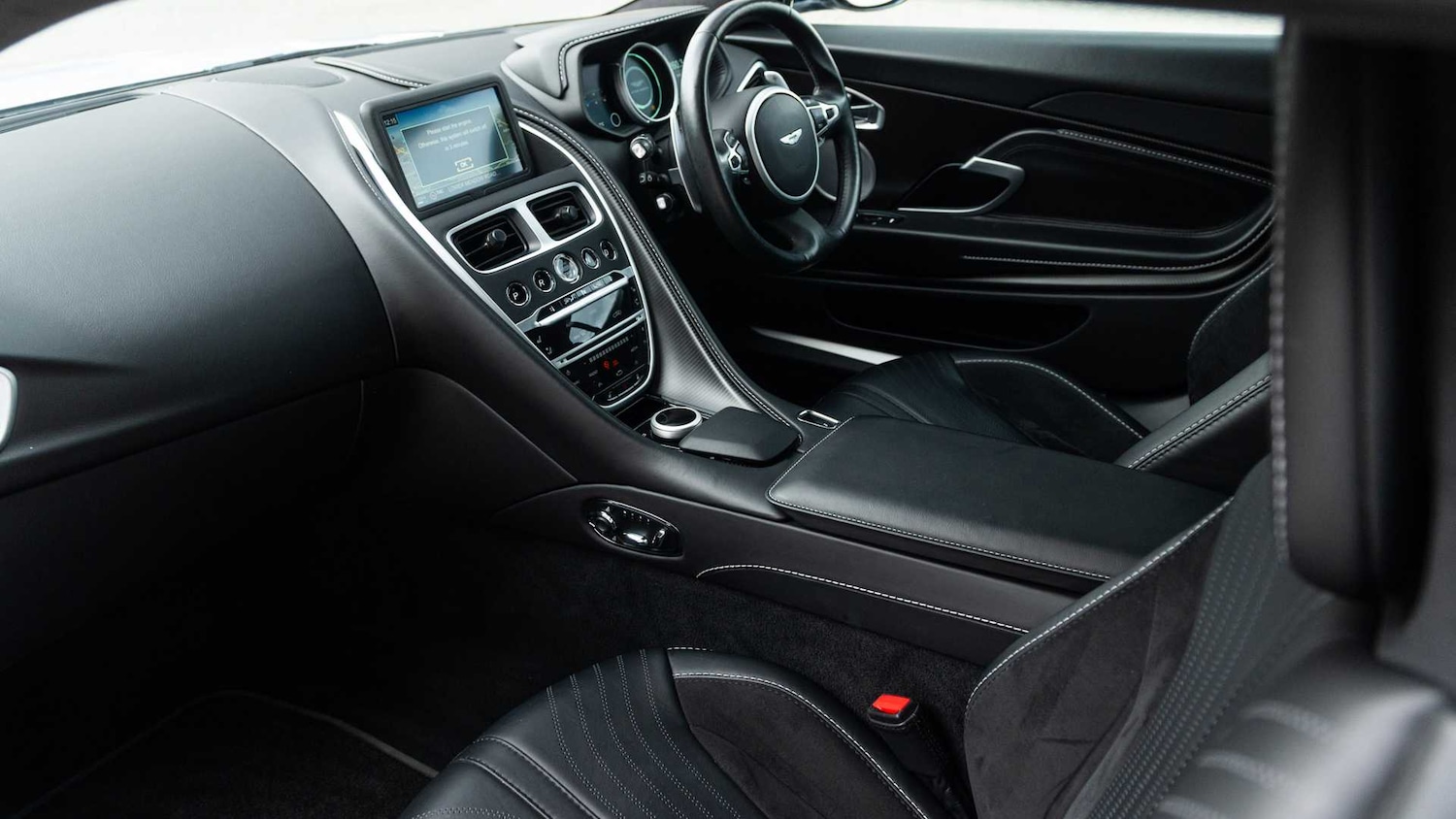 Used Aston Martin DB11 2020 for sale - 76475810: Photo 35