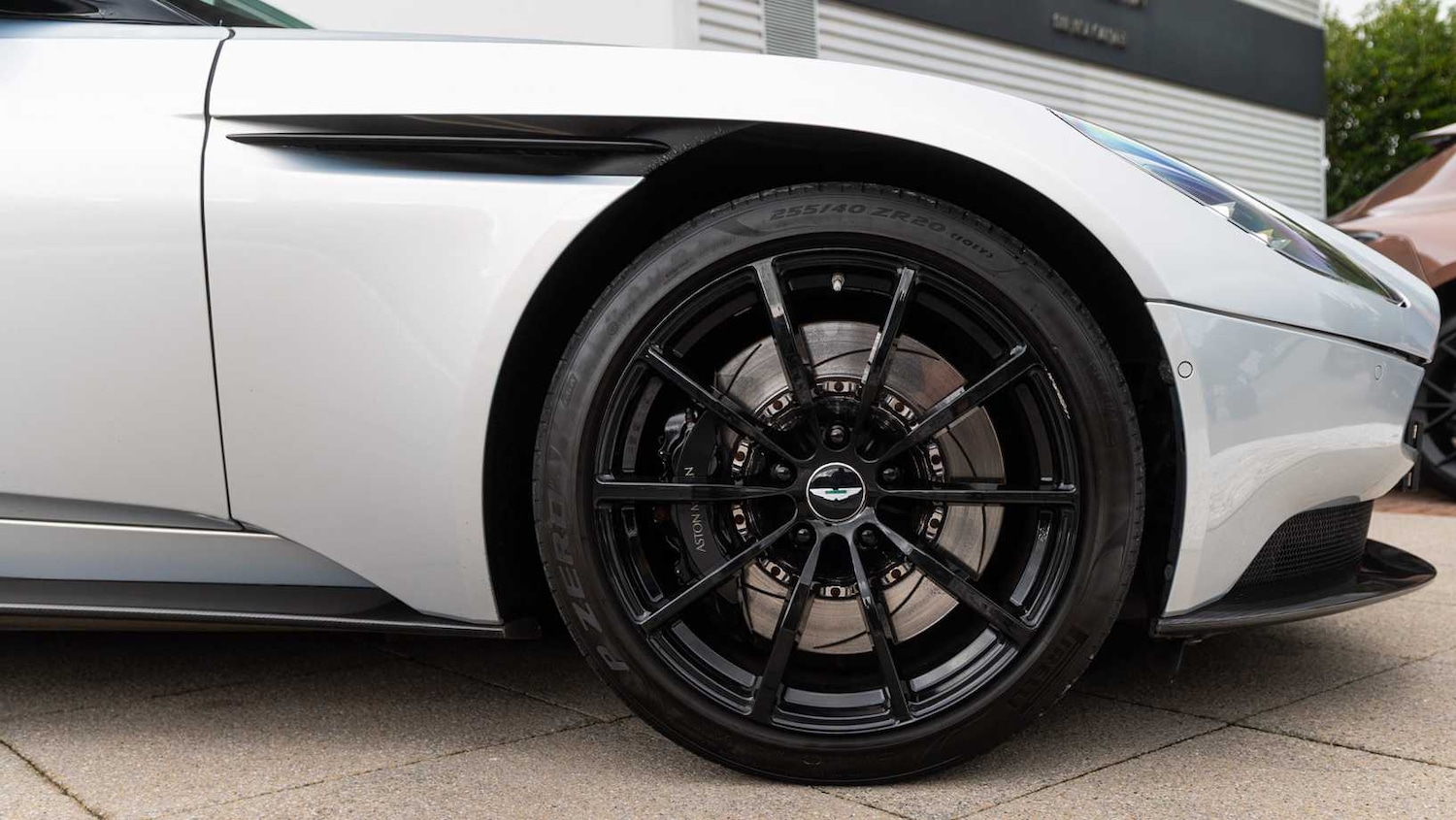 Used Aston Martin DB11 2020 for sale - 76475810: Photo 4