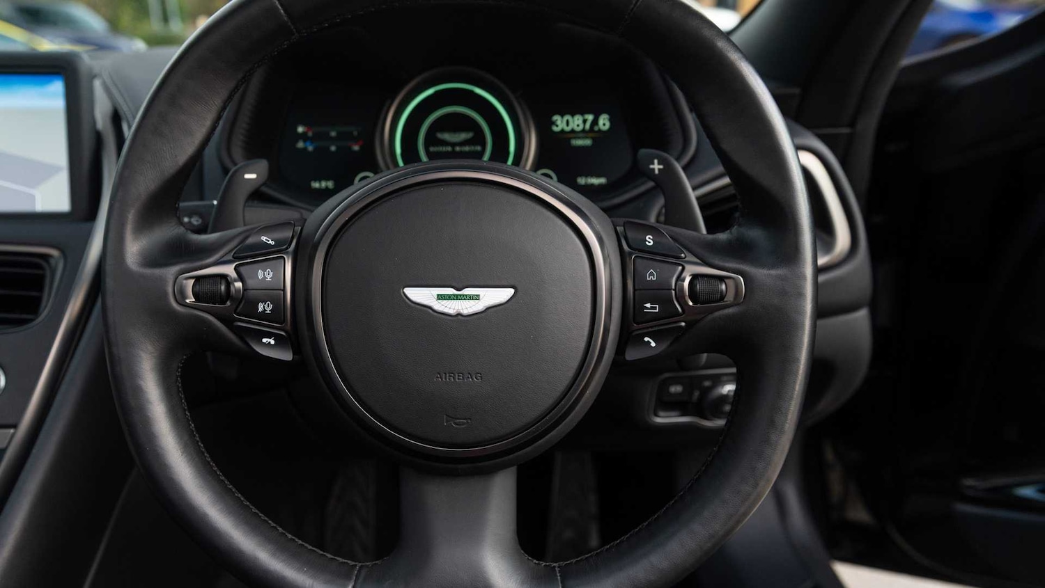 Used Aston Martin DB11 for sale - 76916073: Photo 11