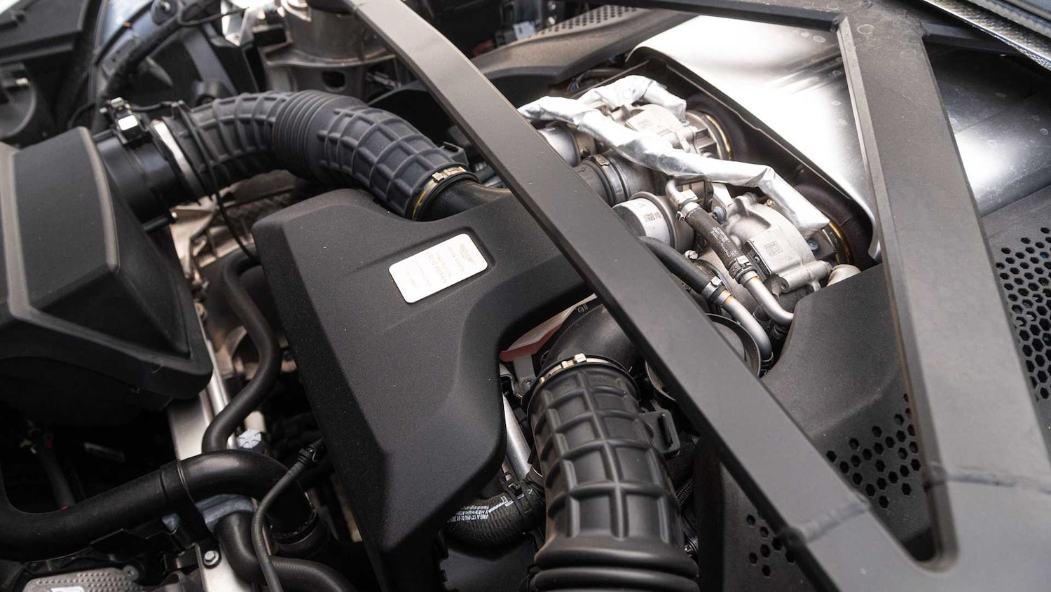 Used Aston Martin DB11 for sale - 76916073: Photo 13