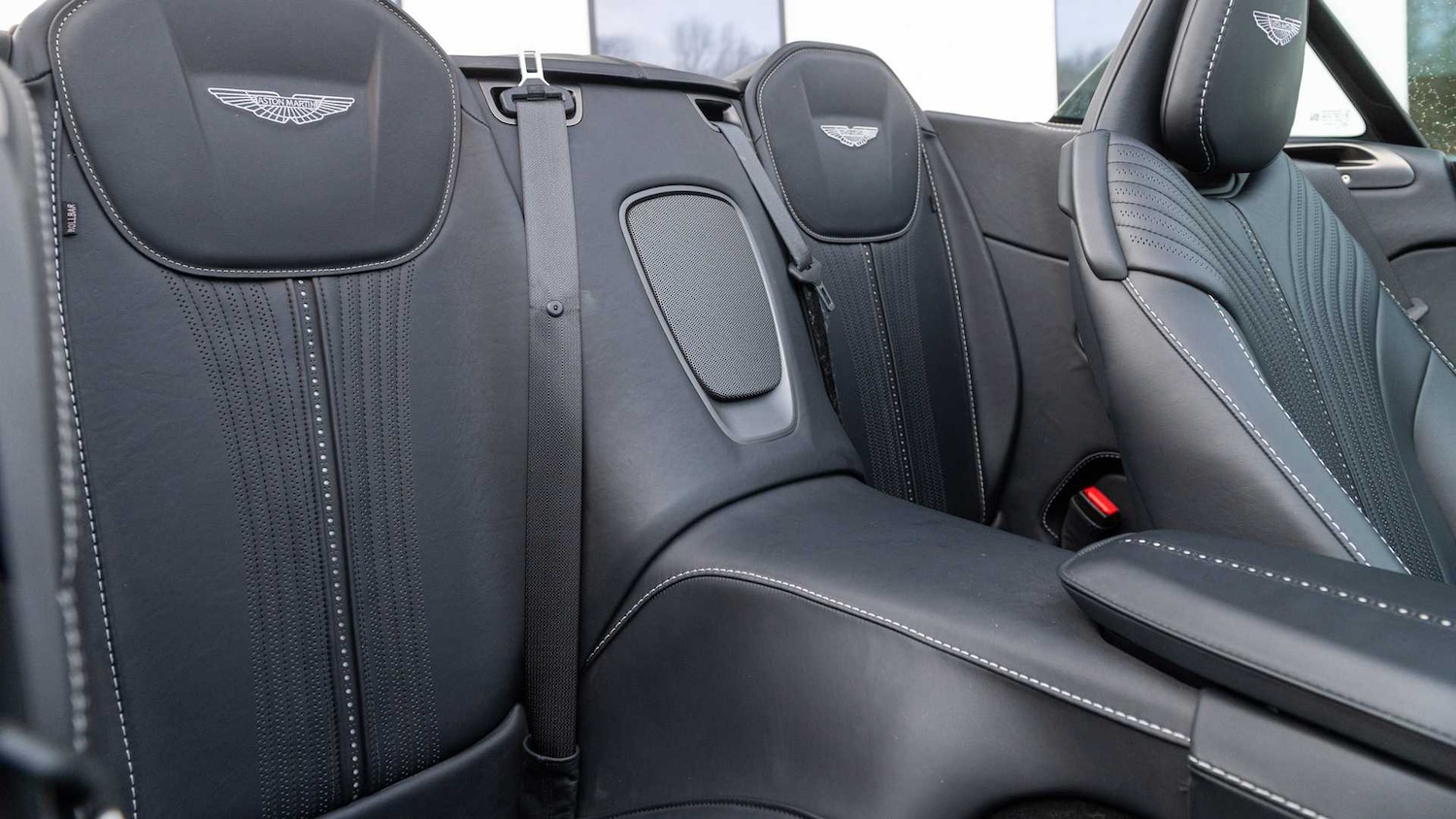 Used Aston Martin DB11 for sale - 76916073: Photo 15