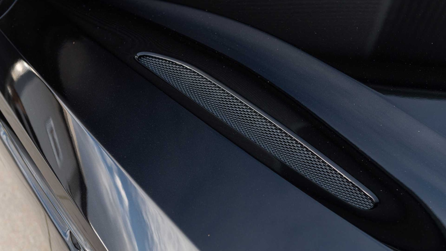 Used Aston Martin DB11 for sale - 76916073: Photo 23