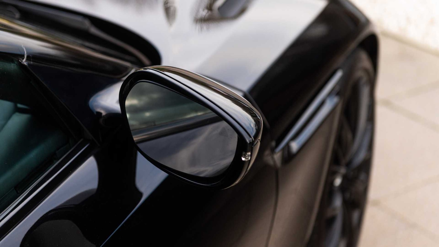 Used Aston Martin DB11 for sale - 76916073: Photo 25