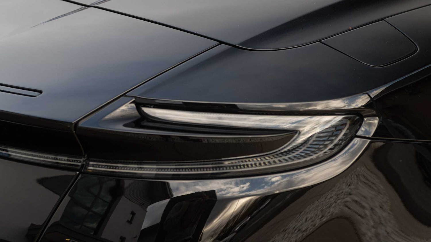 Used Aston Martin DB11 for sale - 76916073: Photo 28