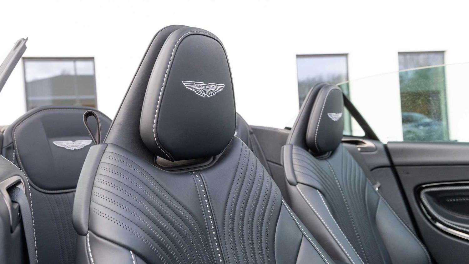 Used Aston Martin DB11 for sale - 76916073: Photo 32