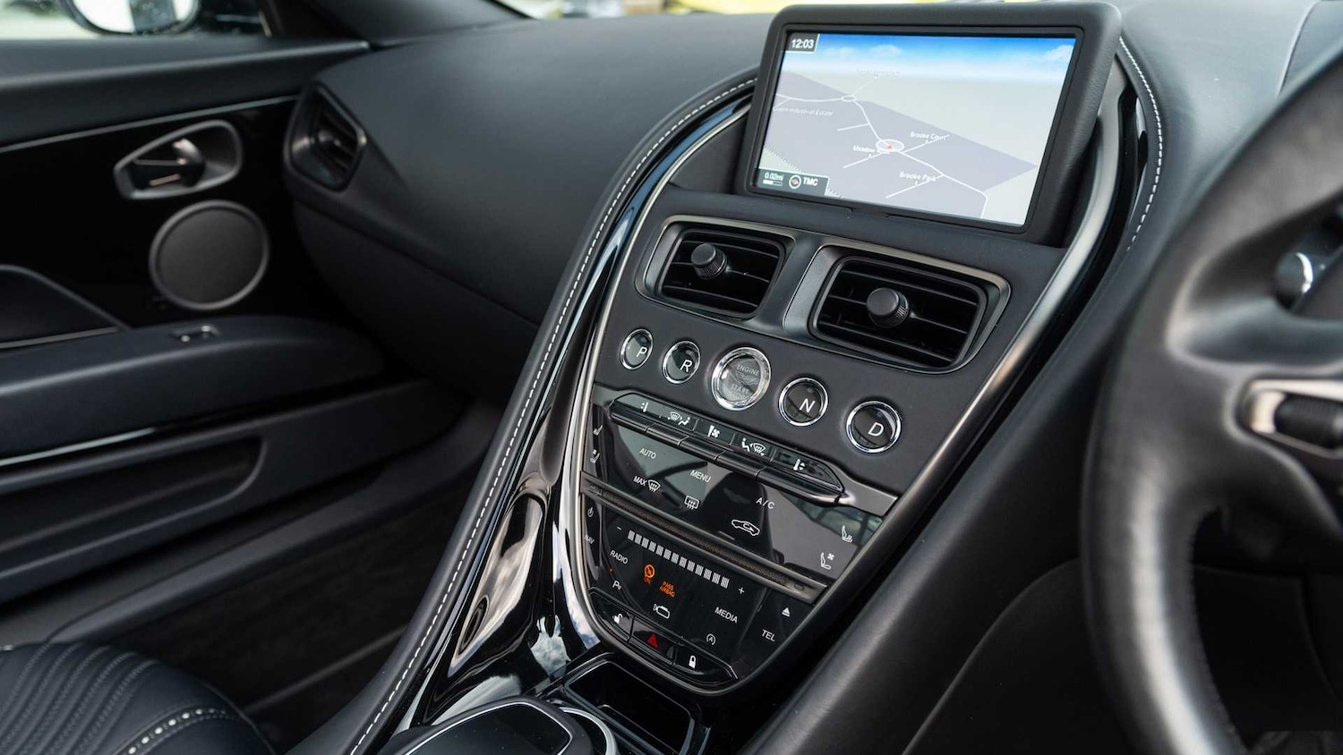 Used Aston Martin DB11 for sale - 76916073: Photo 34