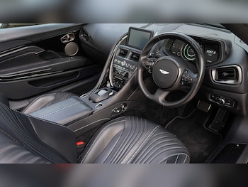Used Aston Martin DB11 2023 for sale - 76916073: Photo