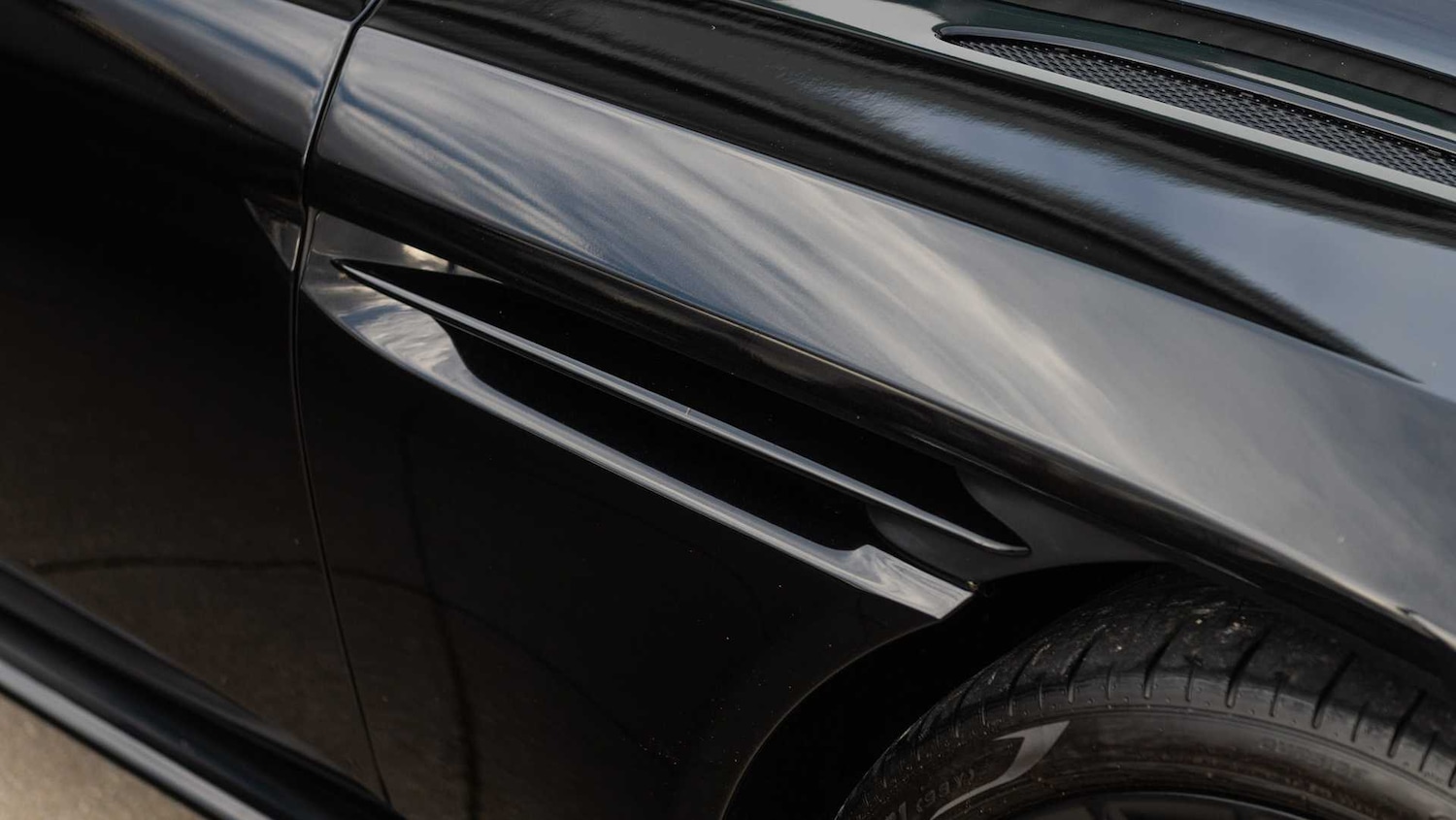 Used Aston Martin DB11 for sale - 76916073: Photo 9