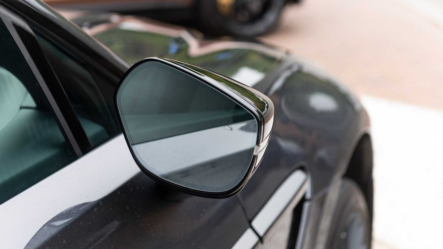 Used Aston Martin DBX for sale - 76170124: Photo 24