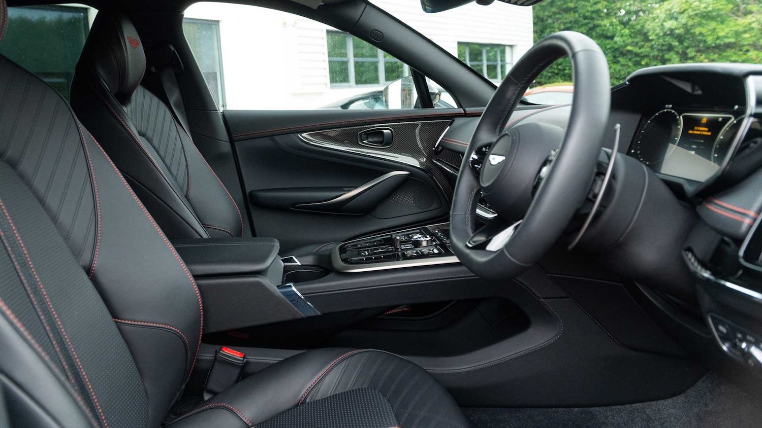 Used Aston Martin DBX for sale - 76170124: Photo 28