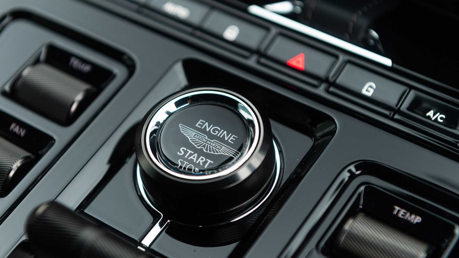 Used Aston Martin DBX for sale - 76170124: Photo 34