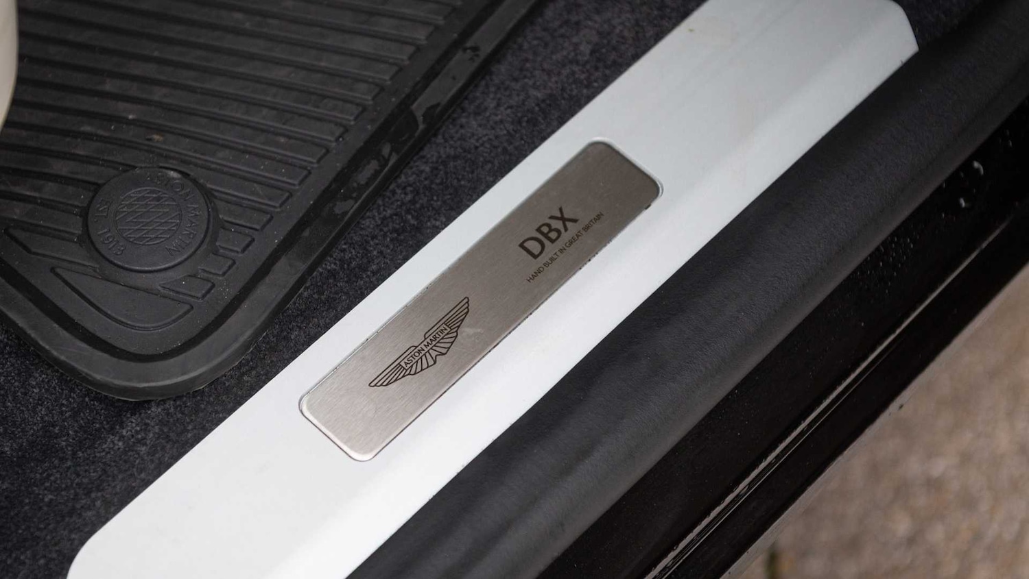 Used Aston Martin DBX for sale - 76692147: Photo 14